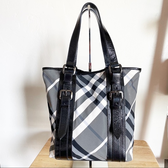 Burberry Victoria Beat Check Nova Tote Bag - Picture 1 of 16
